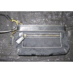 Coach Vintage Black Signature C Jacquard Canvas & Leather Wristlet & Charm Pull